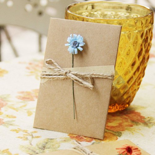 Creative DIY retro kraft paper Chinese Valentine's Day Teacher's Day kraft paper dried flower greeting card Mother's Day cross-border greeting card