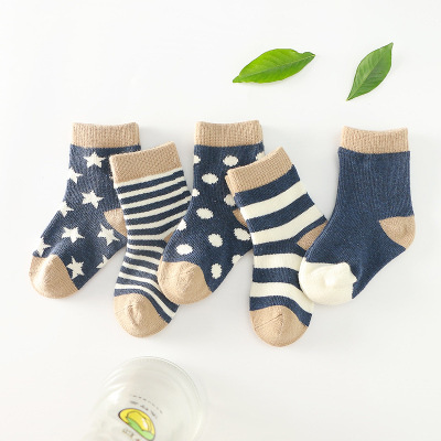 Venta de consignación calcetines para niños grandes, medianos y pequeños calcetines para bebés calcetines de algodón tubo medio calcetines para niños calcetines para estudiantes fábrica al por mayor