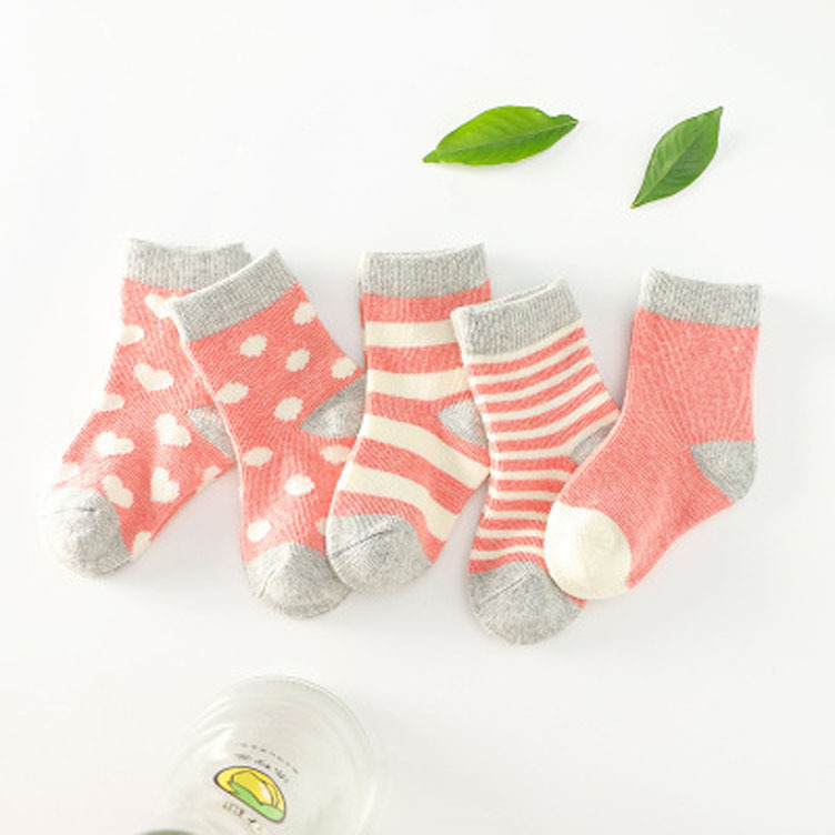 Venta de consignación calcetines para niños grandes, medianos y pequeños calcetines para bebés calcetines de algodón tubo medio calcetines para niños calcetines para estudiantes fábrica al por mayor