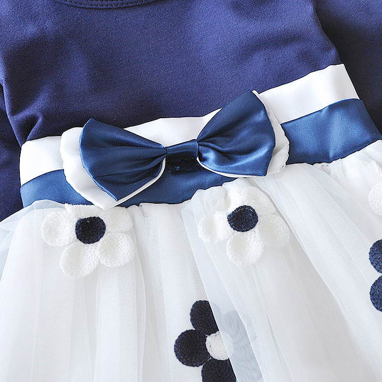 Autumn long-sleeve with bow