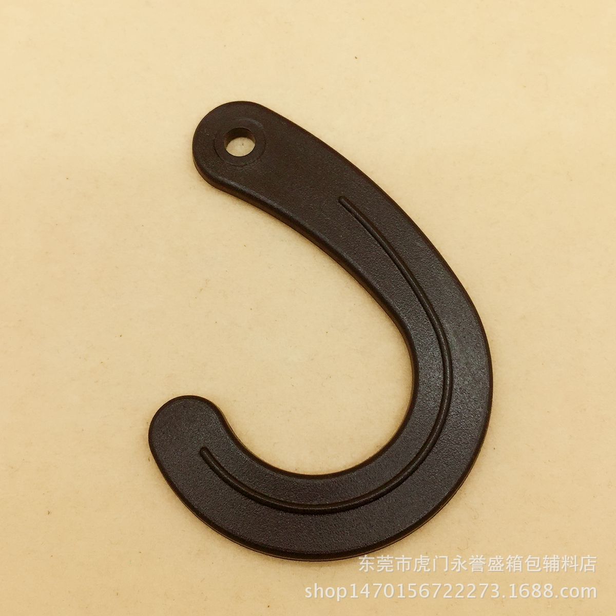 现货供应各类箱包服装色卡特殊塑料J字形钩扣 挂钩 日字扣等配件
