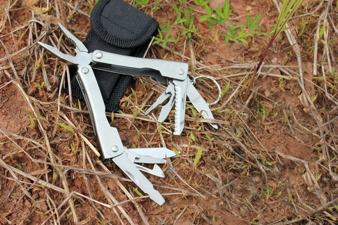 批发便携式多功能折叠钳子 多用工具钳 迷你组合钳子