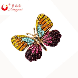 胸针;耳环;项链