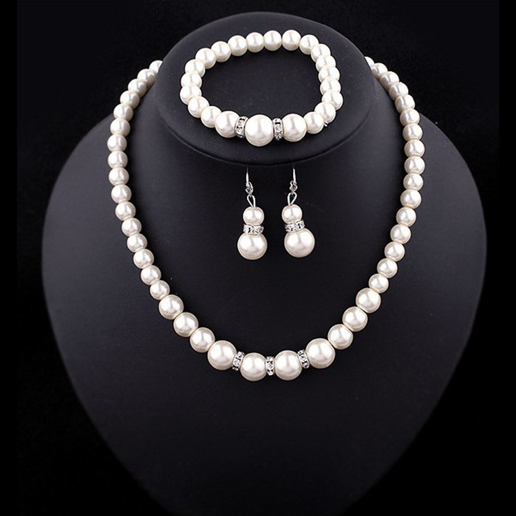 classic necklace and earrings from pearl