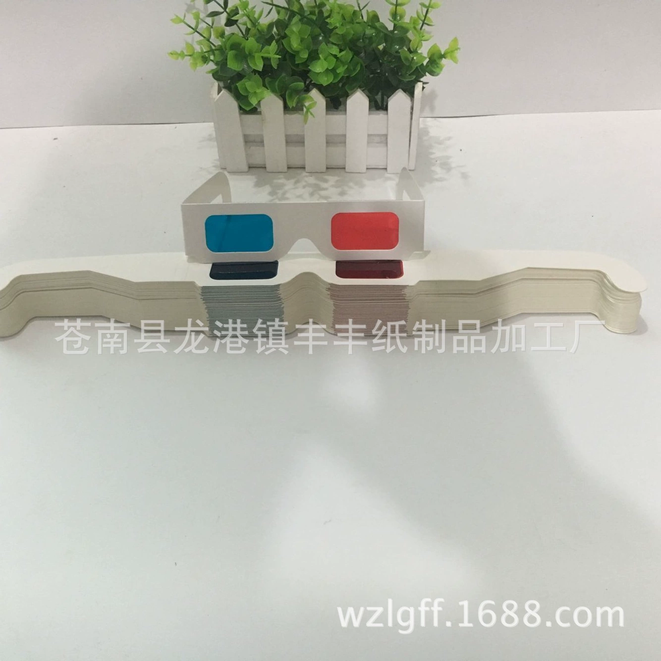 Точечные 3D-очки 3D бумажные очки 3D-стереооочки бумажная оправа красные и синие 3d-очки