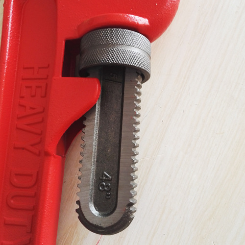 Manufacturer wholesale manual plumbing wrench tool heavy duty light plastic handle water pipe wrench multifunctional pipe wrench