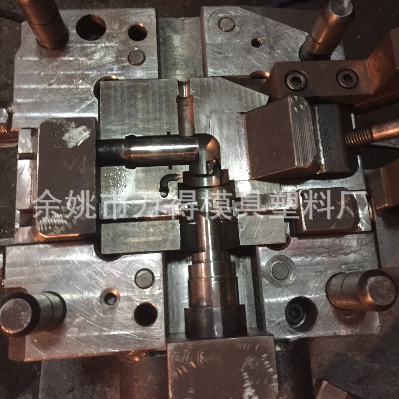 厂家专业提供制做塑料模具 塑料模注塑加工 仪表仪器注塑模具