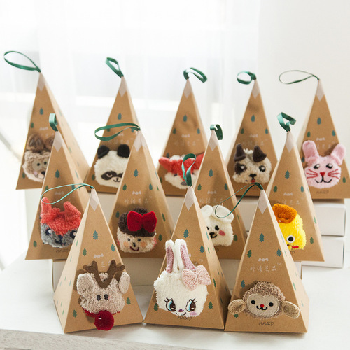 Adult three-dimensional cartoon embroidered coral velvet floor socks cute Christmas half-velvet socks children's boxed socks wholesale