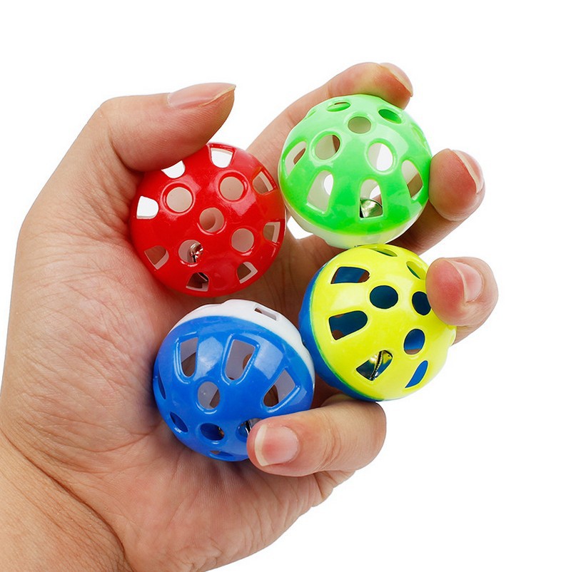 Gato bola de plástico Bola de juguete al por mayor de gran cantidad en stock Amazon Bola de dos colores mascota Bola de campana hueca gato juguete