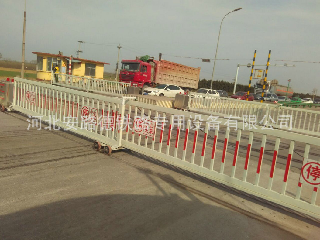 安陆德机生产铁路道口栏门 铁路道口电动栏门 邯郸铁路道口栏门
