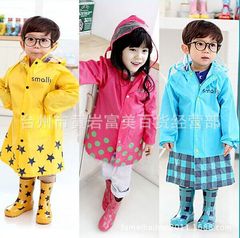 Upgraded loose-sleeved three-color small children's raincoat wholesale cartoon rain poncho with raincoat packaging bag