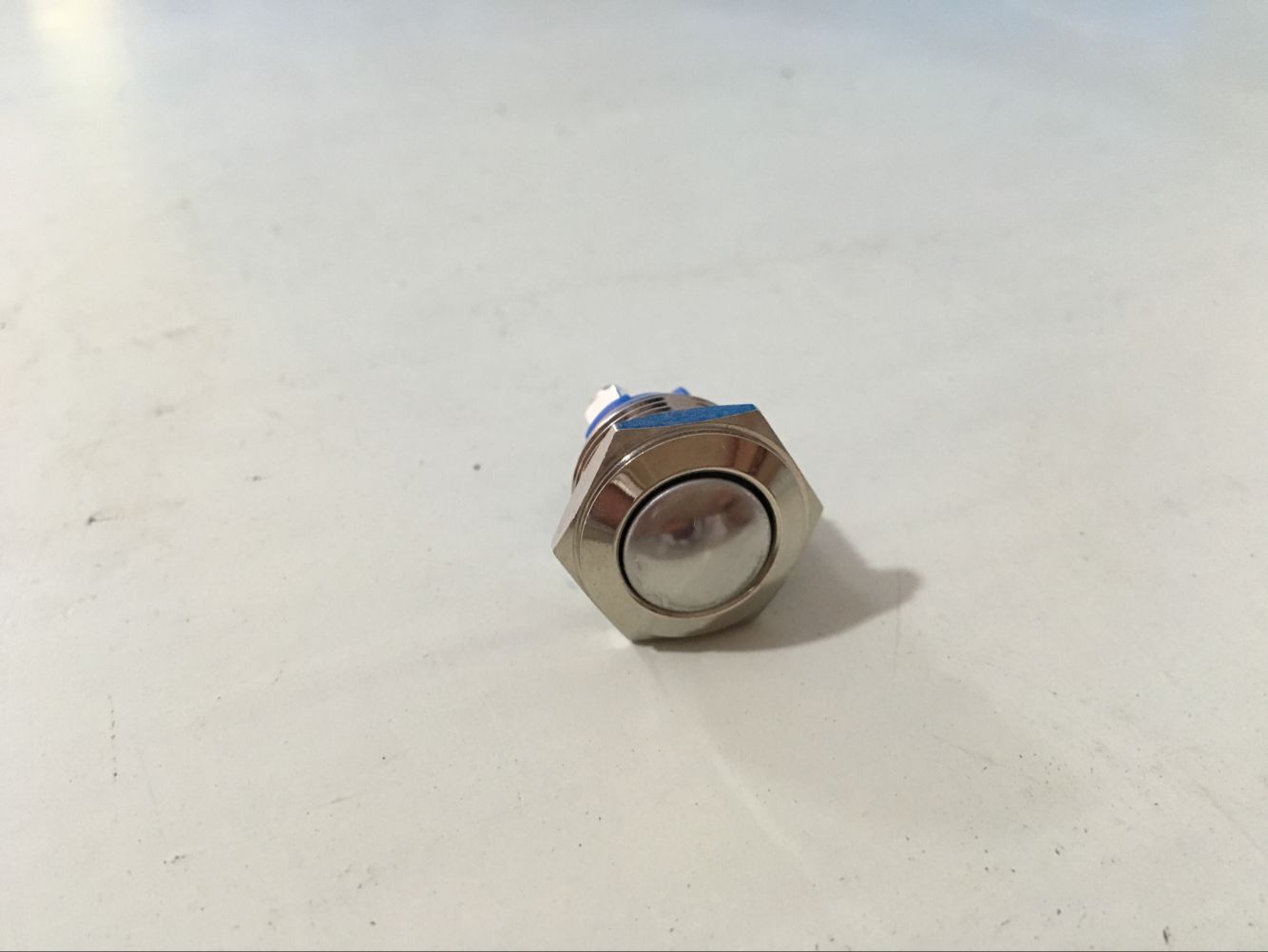 19MM金属按钮防水防锈点动开关 球头自复位 螺丝脚 银触点