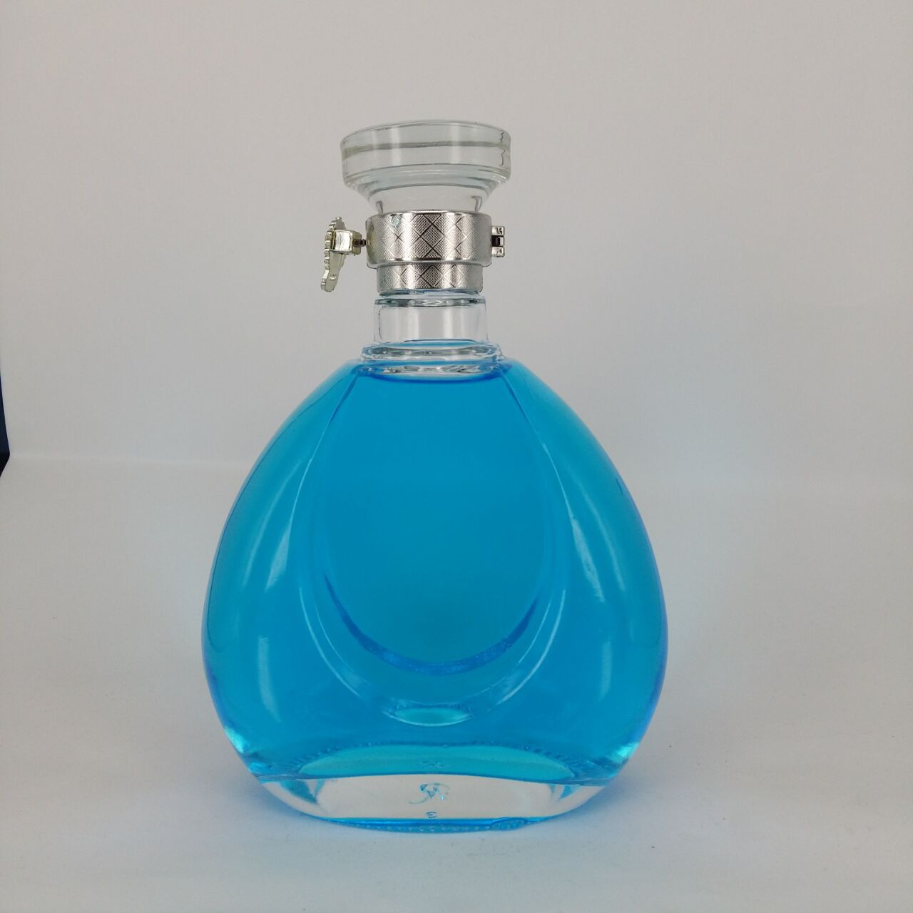 洋酒瓶厂家热卖  玻璃酒瓶 晶白料 高白料 洋酒瓶750ml 量大从优