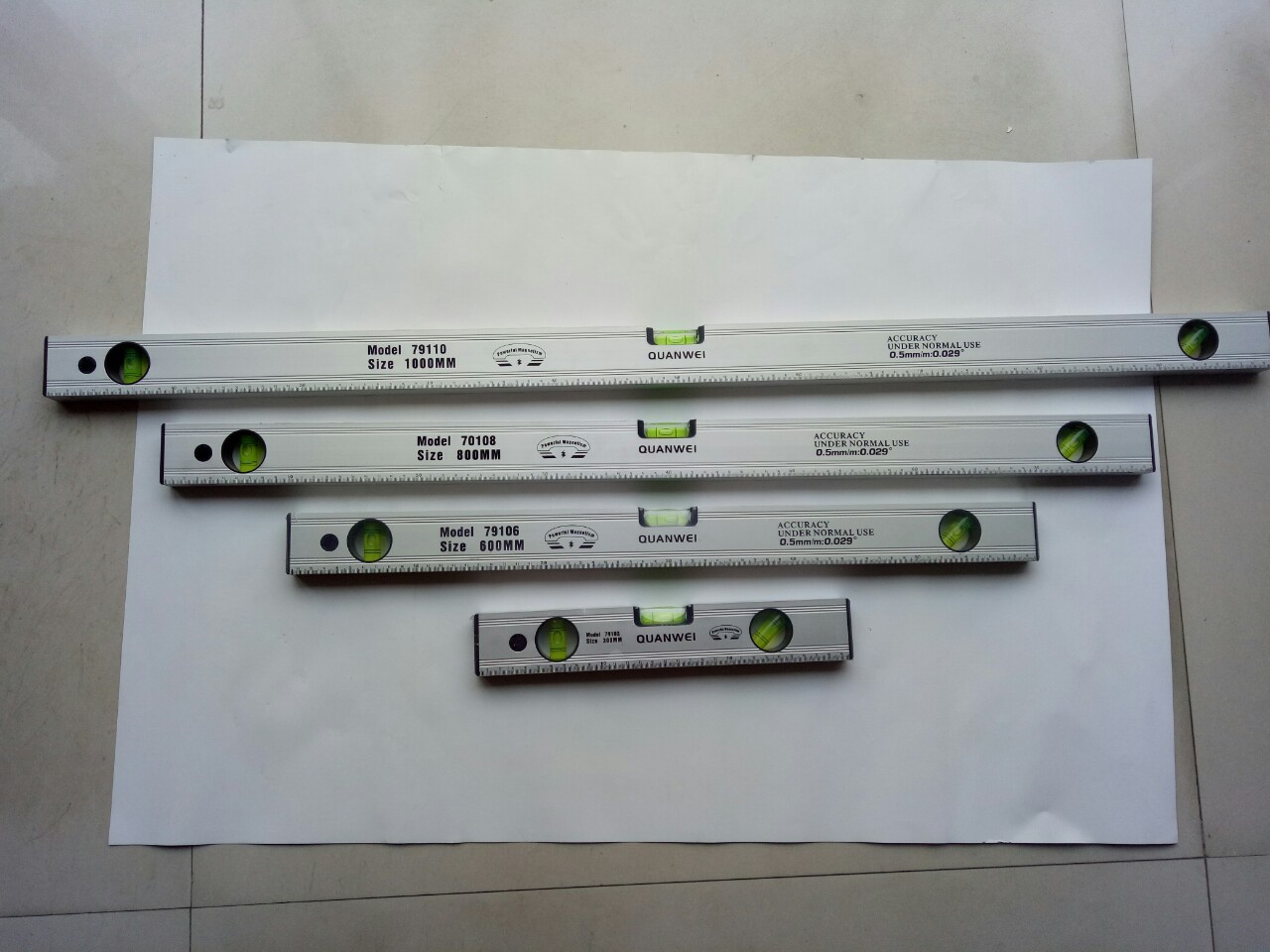 专业批发带磁铝合金水平尺