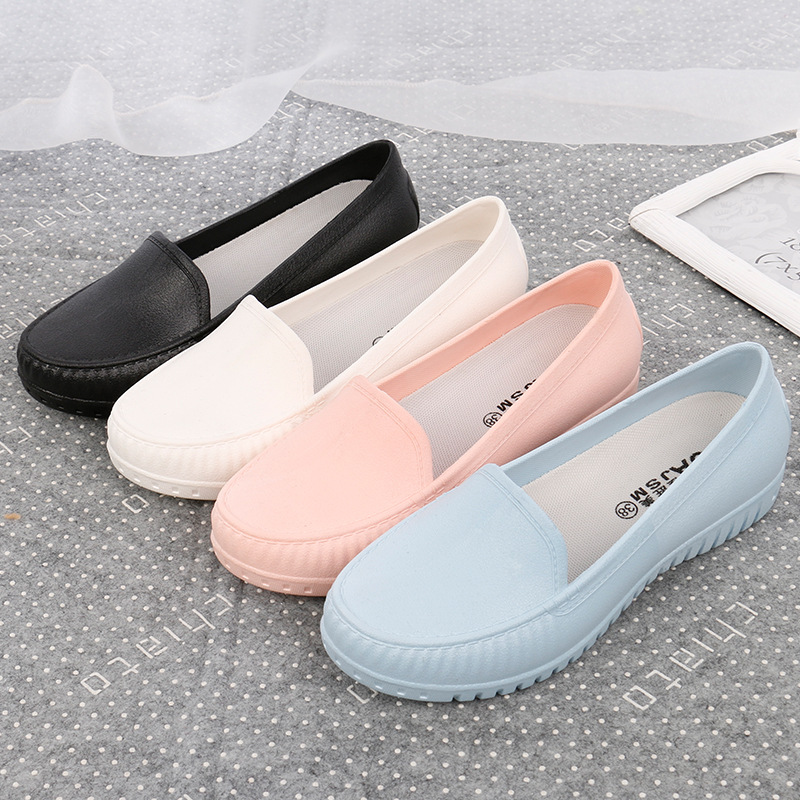 Casual non-slip black soft comfortable white sneakers for pregnant