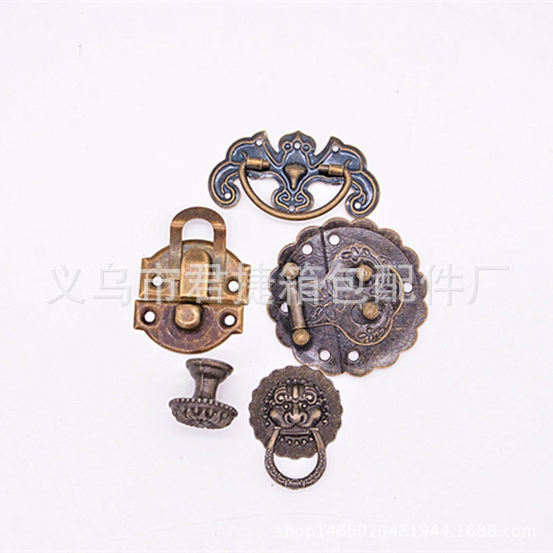 Производитель поставляет выдвижной ящик с головой льва