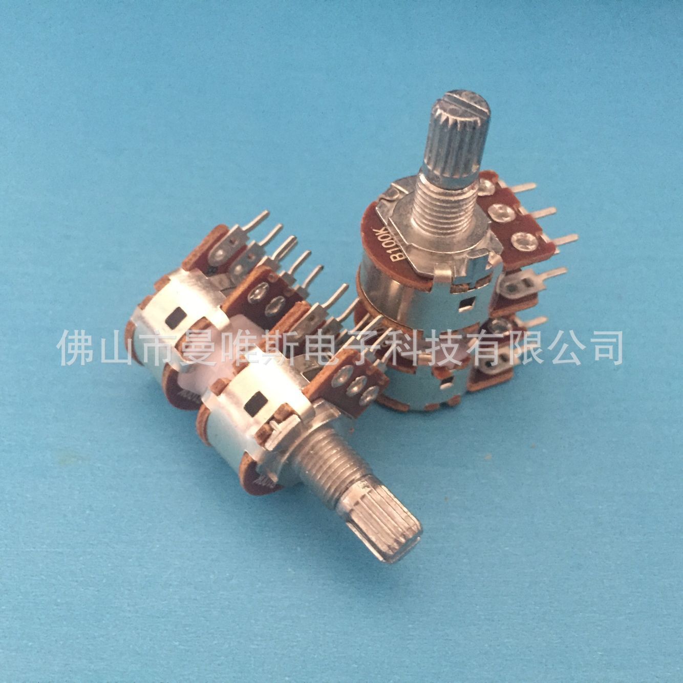 厂家直供R16型4联电位器 旋转碳膜电位器 多联电位器B100K2db