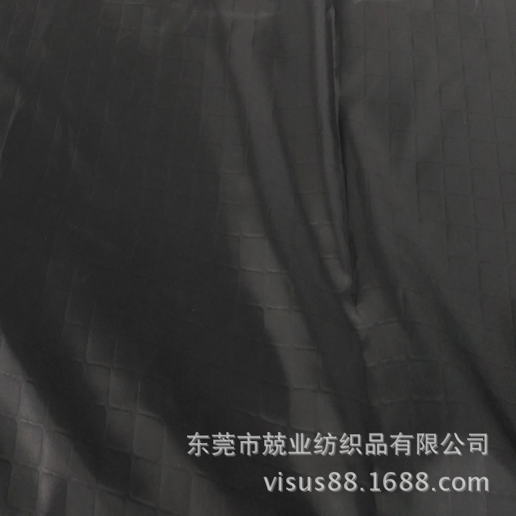 新品开发黑色几何方格纹涤纶印花布 箱包里布等厂家直供 欢迎来电
