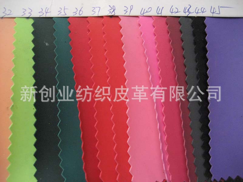 PVC芙蓉皮高发泡皮革芙蓉无布底皮革磨砂无布革人造革皮革