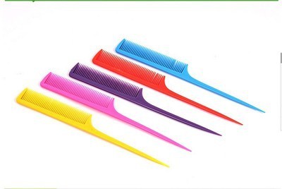 Wholesale supply of plastic, pointed tail combs, partition combs, makeup combs to create a variety of hair styles and hair combs