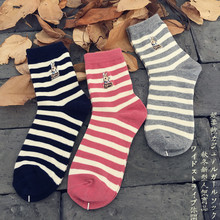秋冬新款 宽条纹刺绣彼菲兔中筒并线女袜 日系复古休闲棉袜批发