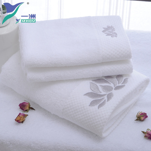 Five-star hotel platinum satin bath towel, face towel, pure cotton cutout, enlarged and thickened cotton towel, free embroidery