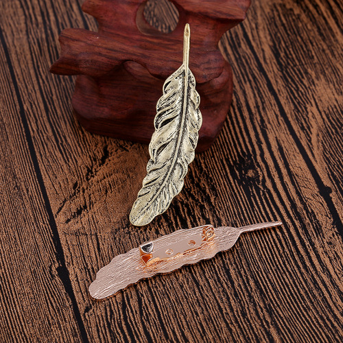 Z96 Korean version hot selling retro exquisite big leaf golden feather brooch men's medal coat corsage wholesale