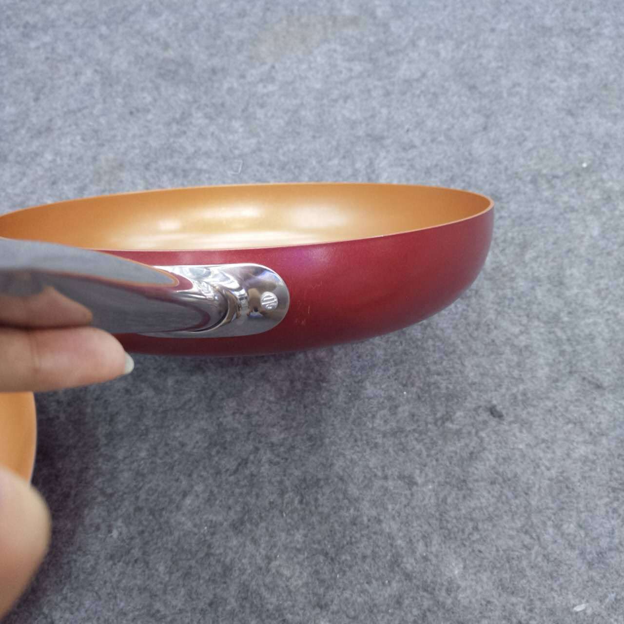 Suministro directo de fábrica de metal pintura de aluminio olla de exportación de comercio exterior europeo y americano sartén mango de metal al por mayor