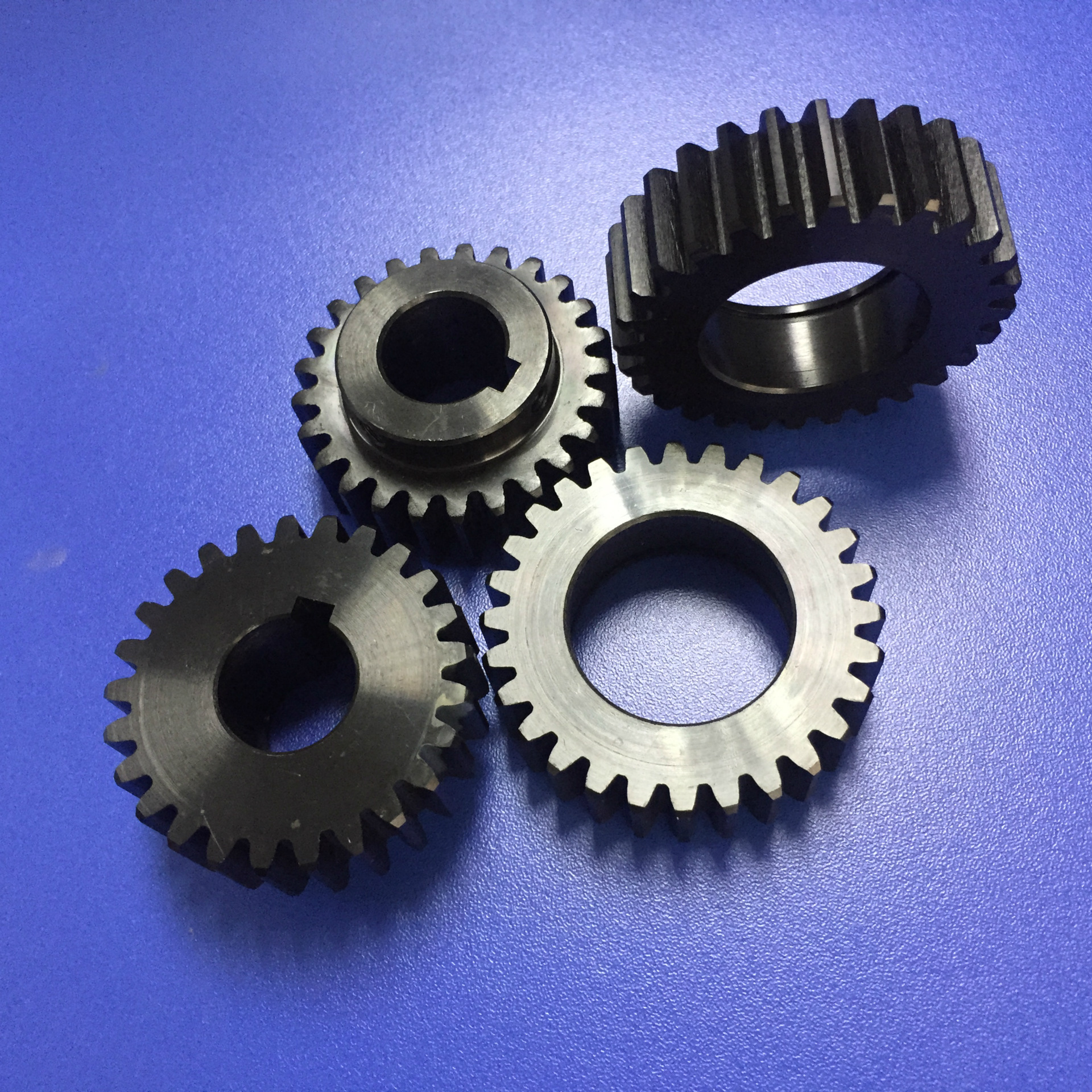 现货供应宇宙原厂火山灰磨板机2M直齿轮全套