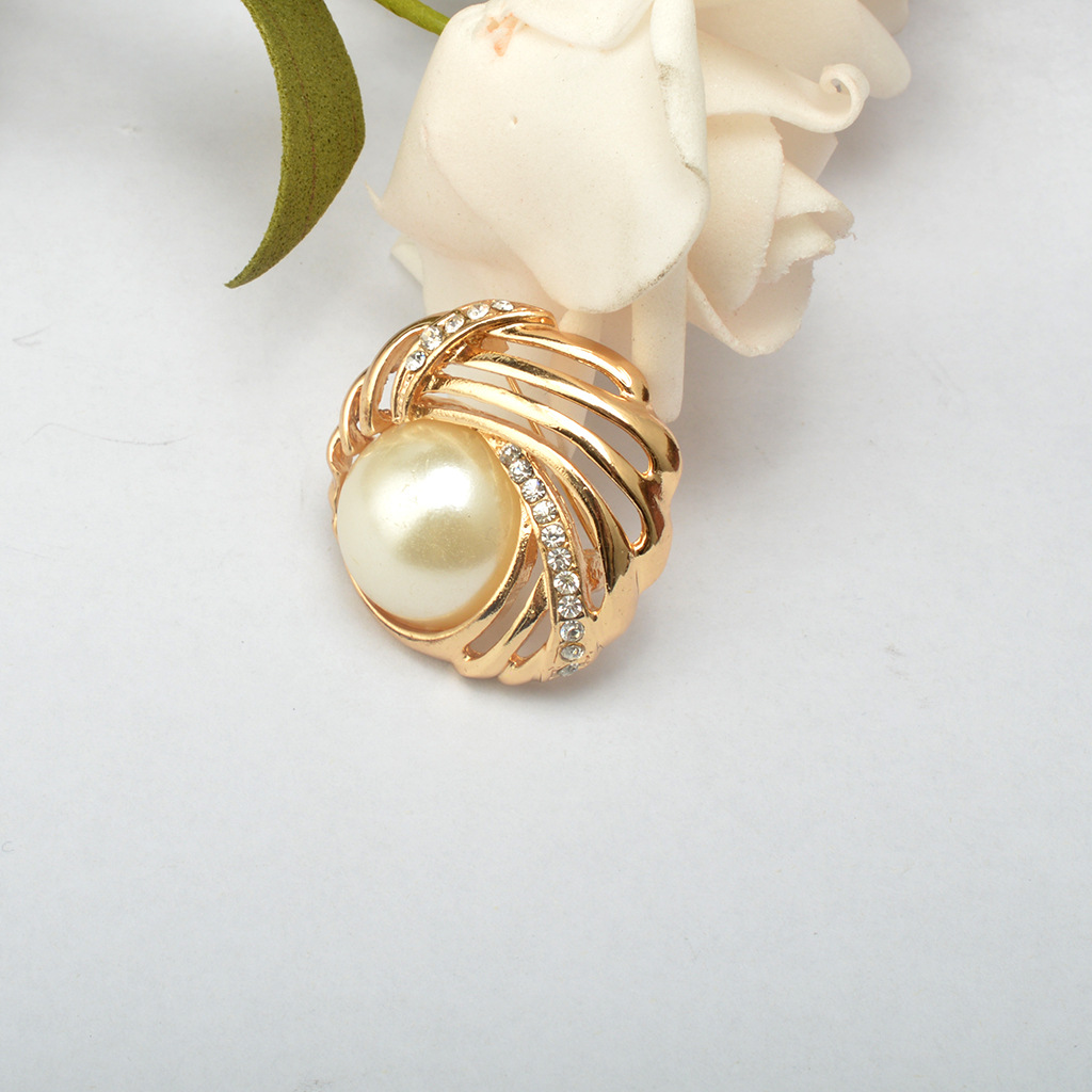 Elegante spilla con perle da donna gioiello in lega alla moda_voghion.com