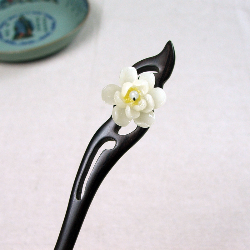 Wanyue jade flower ebony white flowers