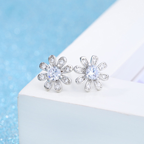 Weihua super flash zircon daisy flower earrings women's silver jewelry Korean temperament pastoral sweet silver plated earrings
