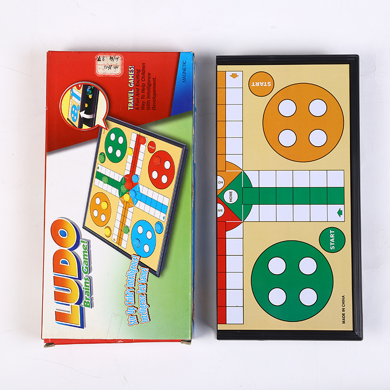 magnetic plastic foldable handheld children's Airplane chess