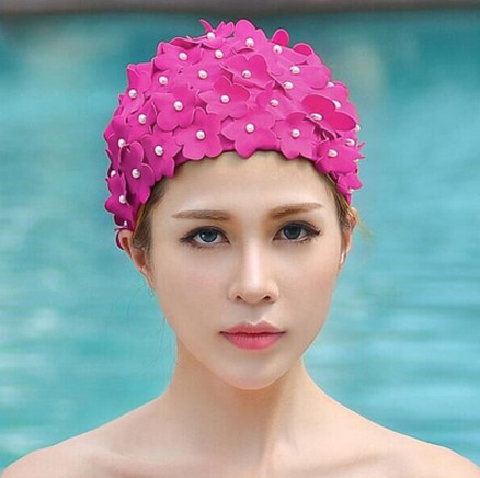 La nueva costura a mano pura perla tridimensional pétalos gorro de natación largo pelo corto caliente primavera mujer gorro de natación fabricantes de Ventas Directas