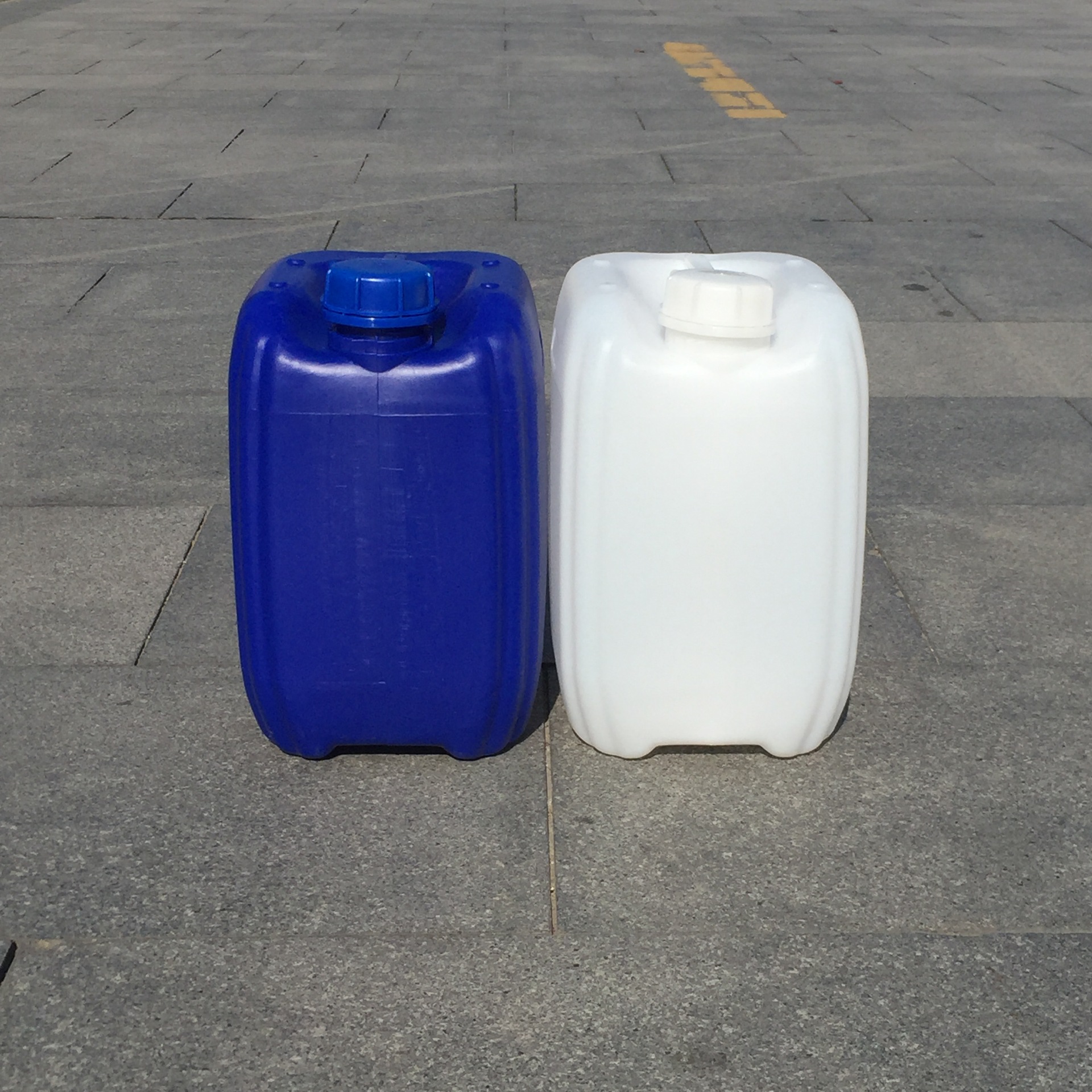 10L桶化工塑料方桶 加厚堆码桶食品级 10升废液化工桶