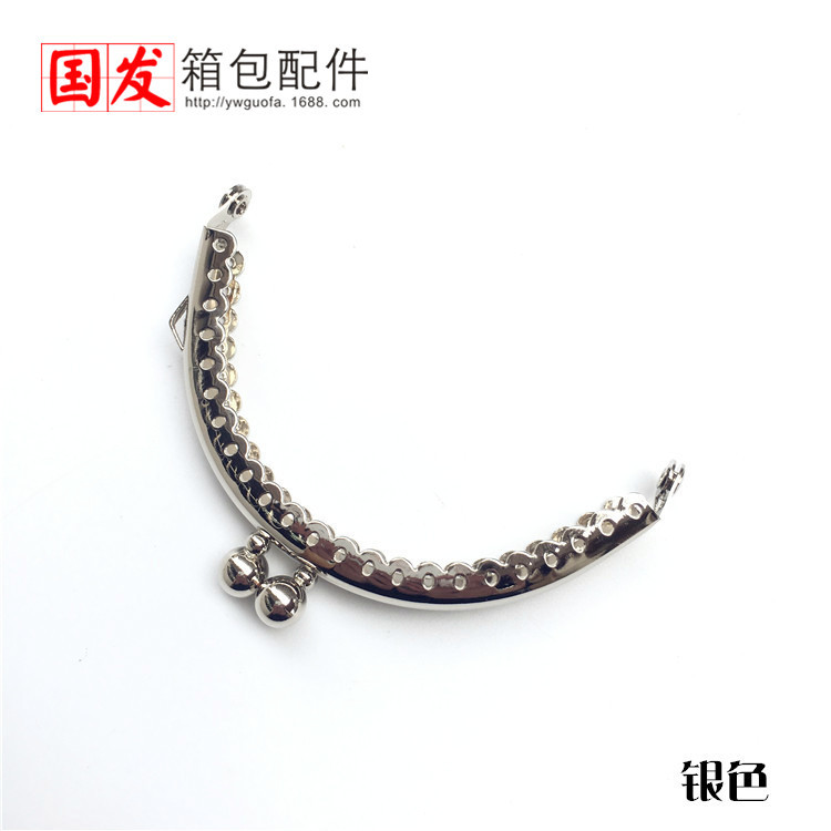 Sin stock, puede hacer productos: 8.5CM semicircular con encaje de tamaño de cabeza de perla de oro creativo goteo de agua