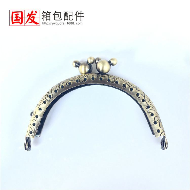 Sin stock: 8.5CM semicircular flor de dragón y phoenix estereoscópico Mickey cabeza oro bronce bolsas hebilla bolsas clip