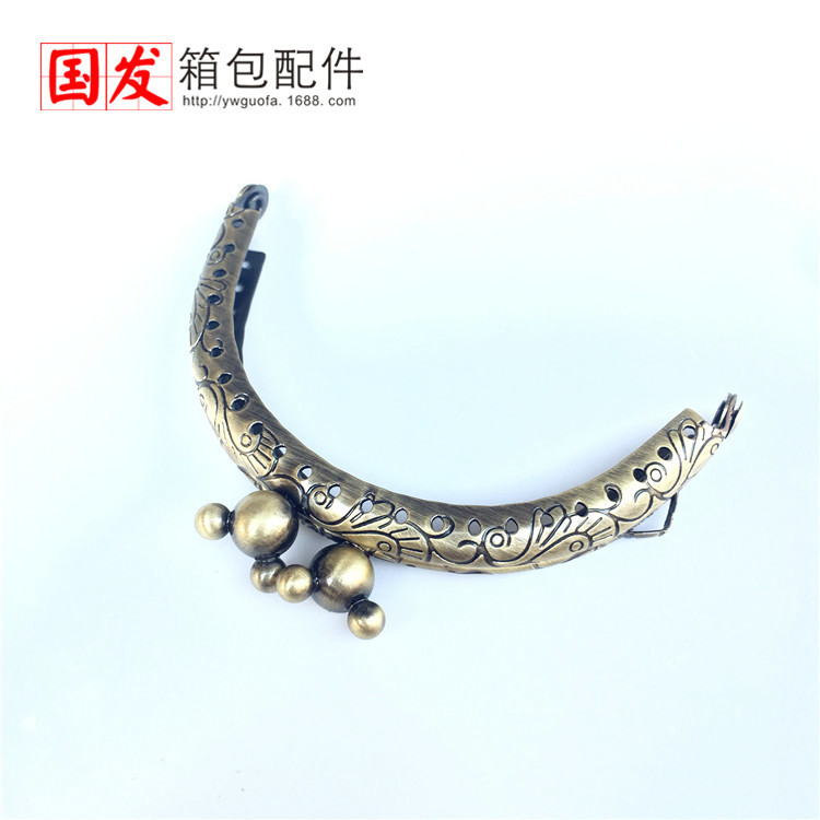 Sin stock: 8.5CM semicircular flor de dragón y phoenix estereoscópico Mickey cabeza oro bronce bolsas hebilla bolsas clip