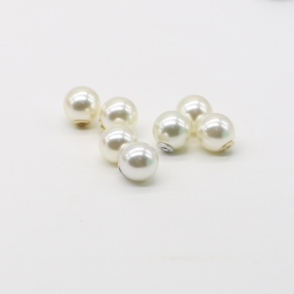 Earplugs from pearl