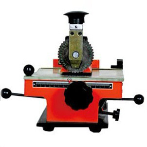 上海乾菲手动名牌打标机、手动名牌刻字机、手动金属名牌刻字机