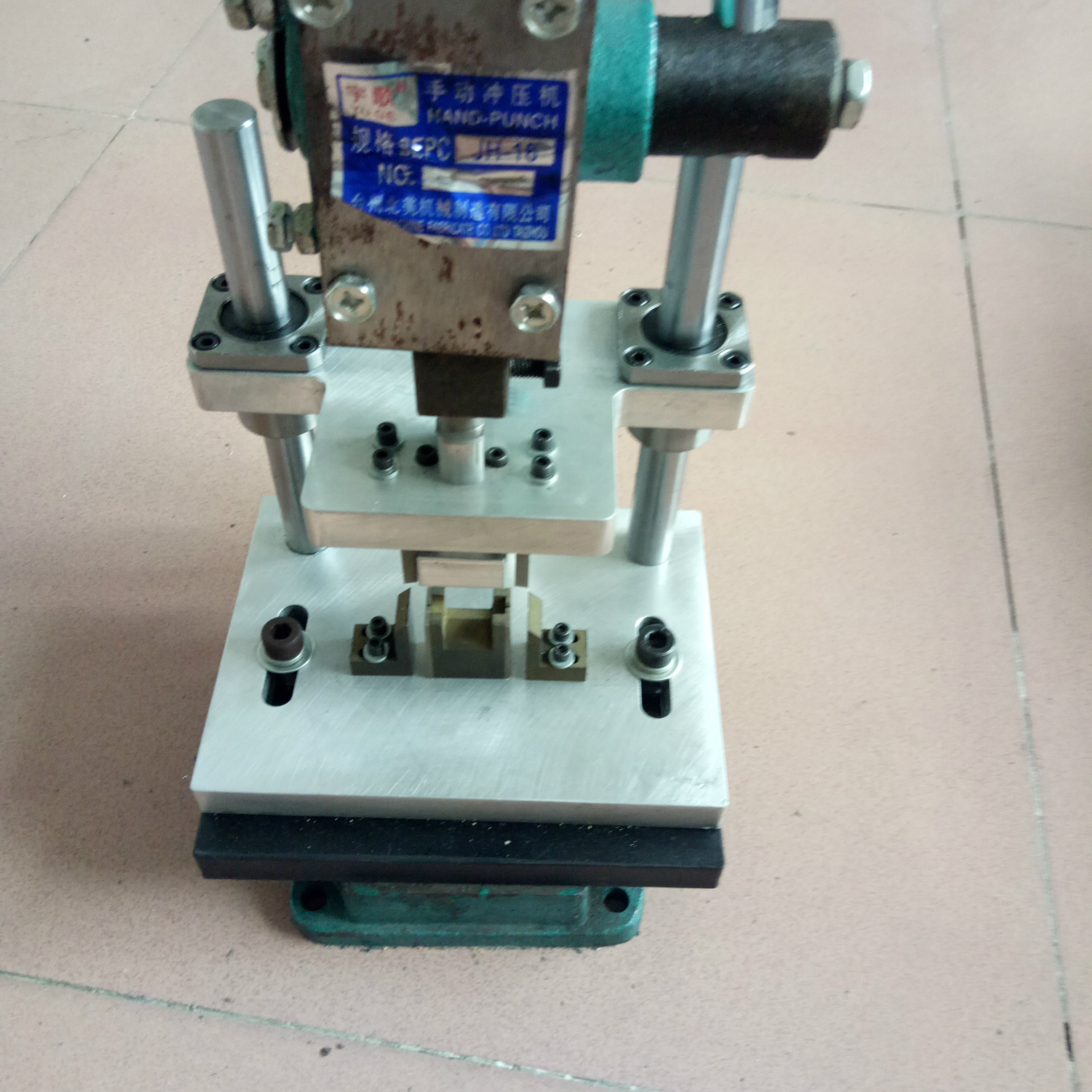 供应东莞切水口治具切水口治具 全自动切水口治具冲切水口 切水口