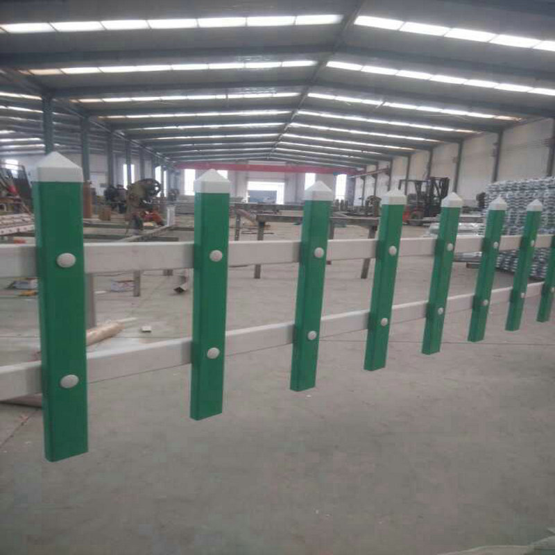 PVC塑钢草坪护栏新农村建设市政绿化隔离带护栏庭院花园围栏栅栏