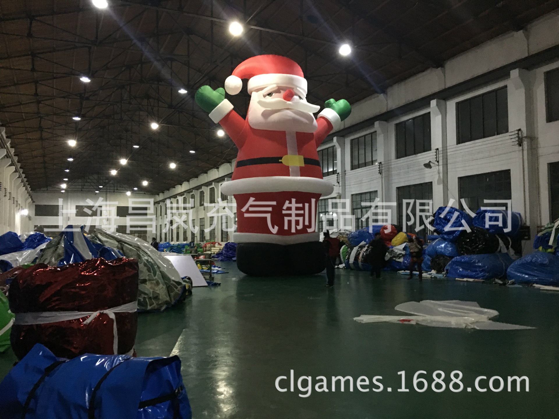 厂家供应圣诞节充气圣诞老人9米牛津布圣诞卡通支持制