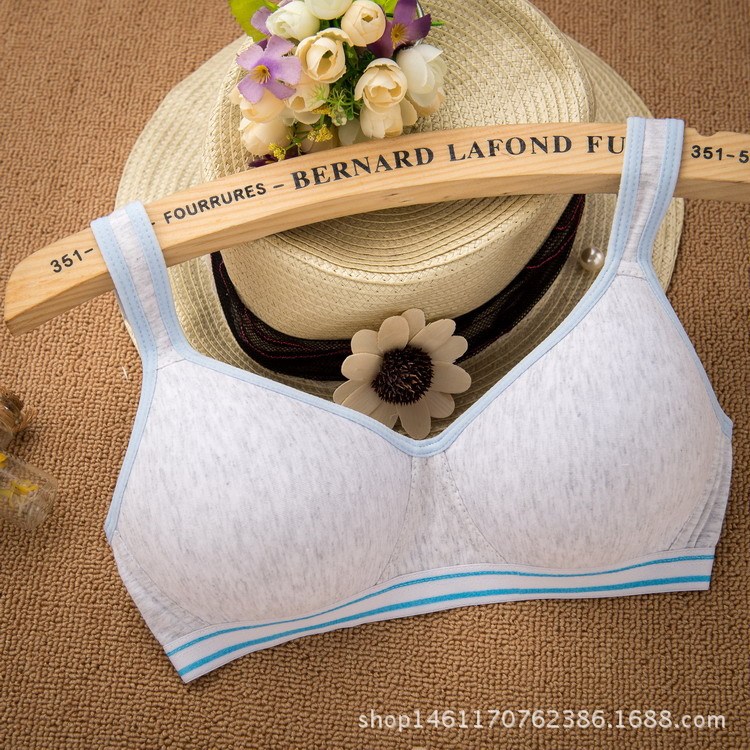 Stall spring and summer cotton bra girls developmental underwear students without steel ring thin bra factory outlet Stall spring and summer cotton bra girls developmental underwear students without steel ring thin bra factory outlet