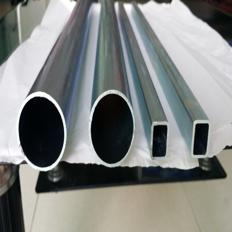 交通隔离护栏镀锌钢管精密镀锌钢管工地热轧薄壁无缝精密钢管批发