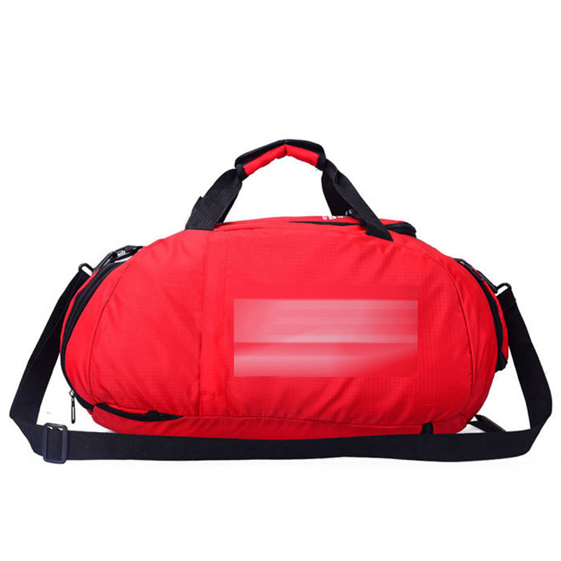 Capacious travel bag