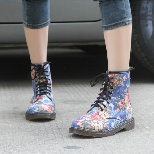 New Western Cowboy Style European and American Handsome Retro Small Floral Flat Heel Short Boots High Top Martin Boots Manufacturer Cross-border