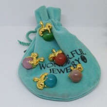 �Ϸ��a���Ʒ��r�п���H؈��ʯ��Ф����� �S�~僽��Ʒ��ɫ