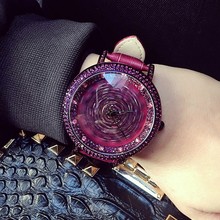 ��ɯ���ֱ� ��ɫ�M� ���Գ������D�� Ƥ�펧 �����r���¿�Ů��