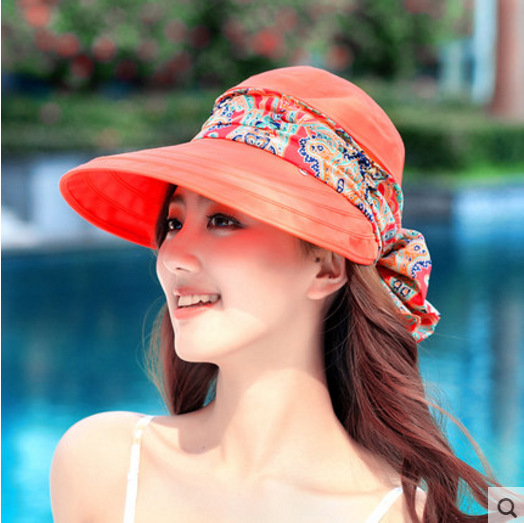 Summer travel beach sun hat solar-powered